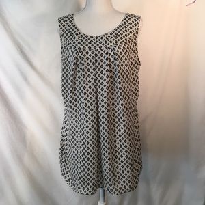 CAbi scoop neck sleeveless diamond print top SZ L